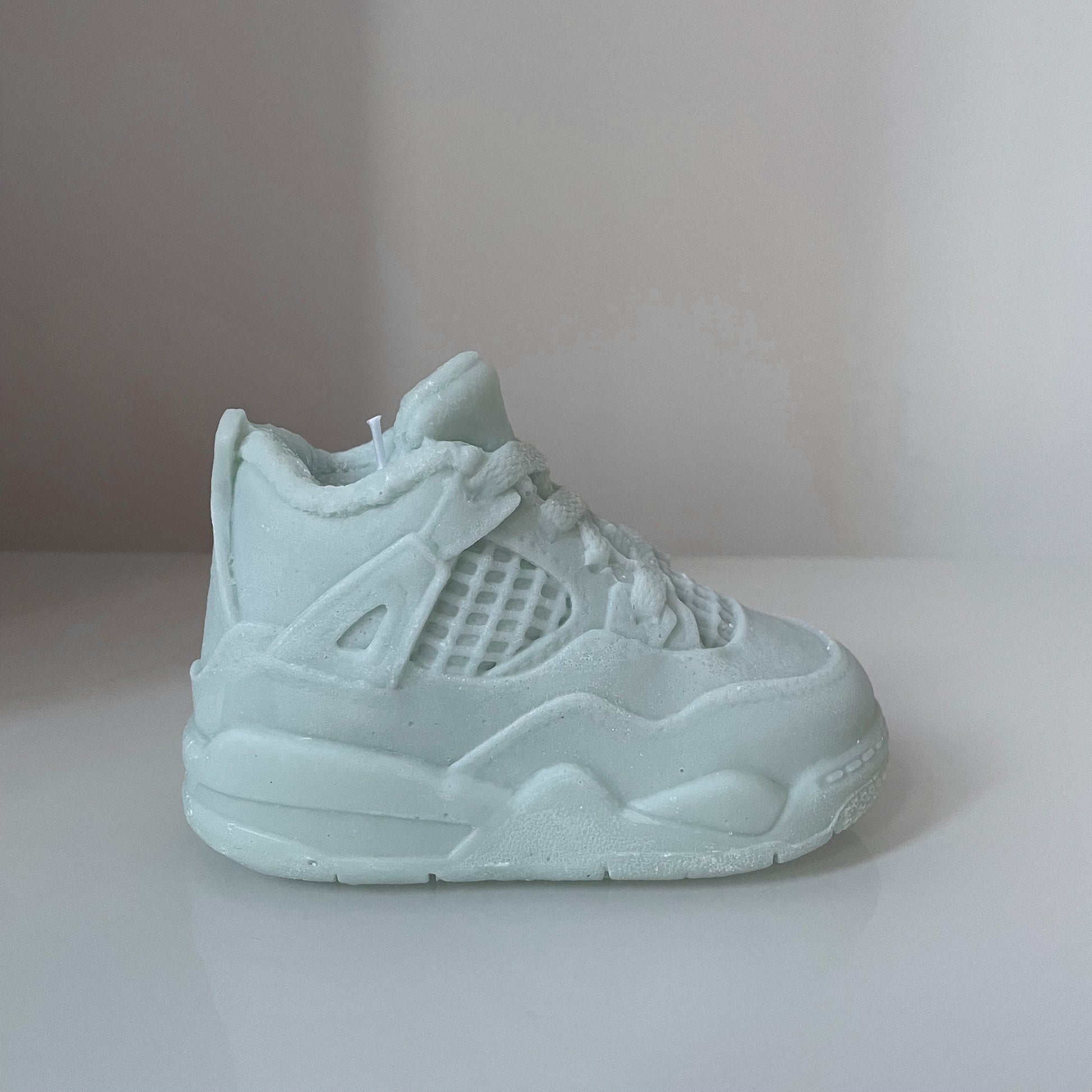 Nike Jordan 4 sneaker candle. sneaker kaars. schoenen kaars.