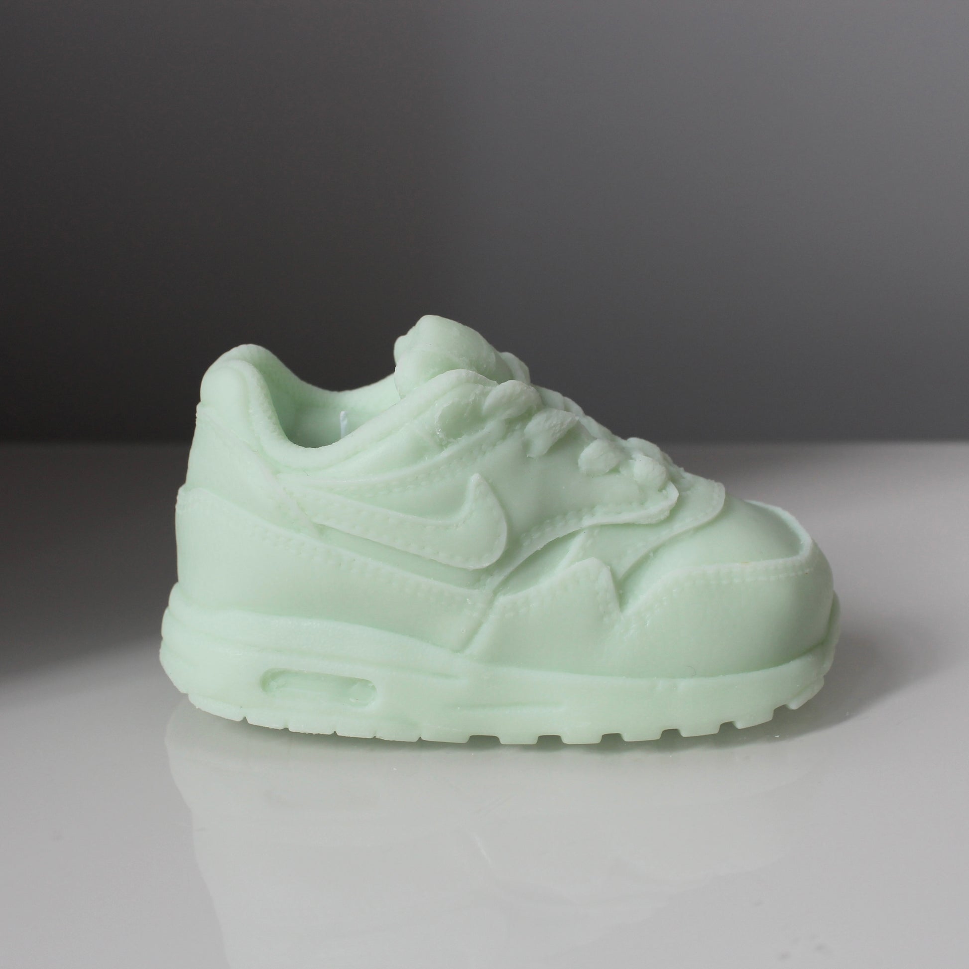 Nike Air Max 1 sneaker candle. sneaker kaars. schoenen kaars.