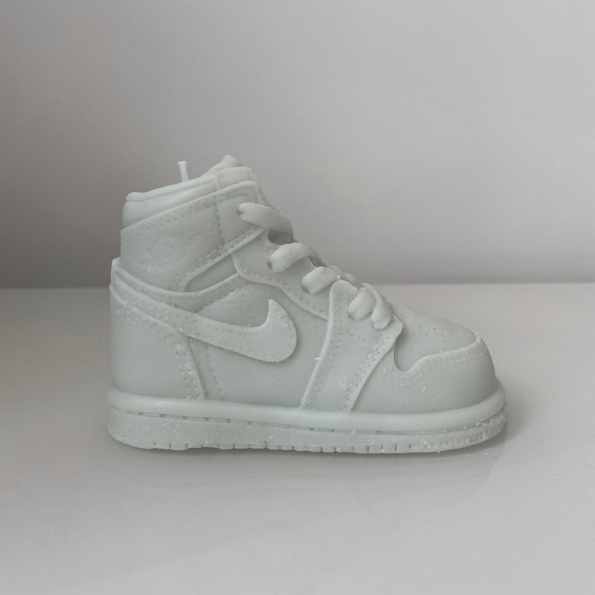 Nike Jordan 1 sneaker candle. sneaker kaars. schoenen kaars.