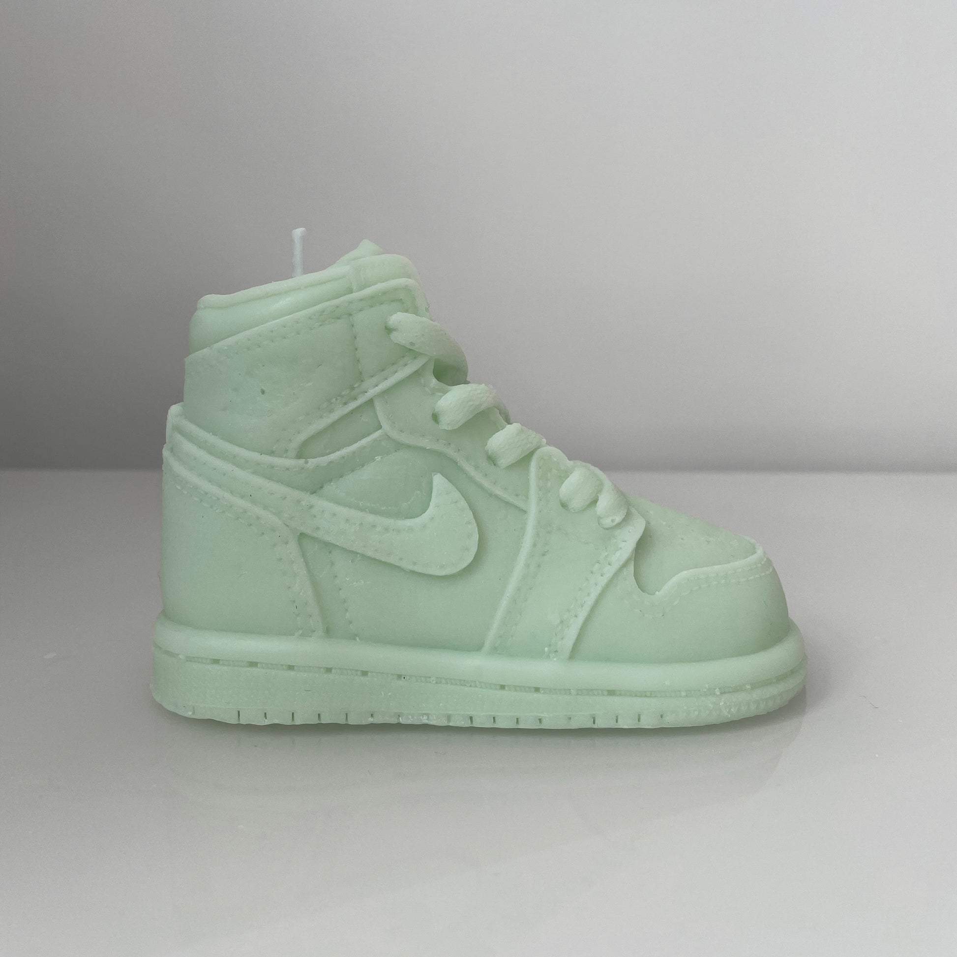 Nike Jordan 1 sneaker candle. sneaker kaars. schoenen kaars.