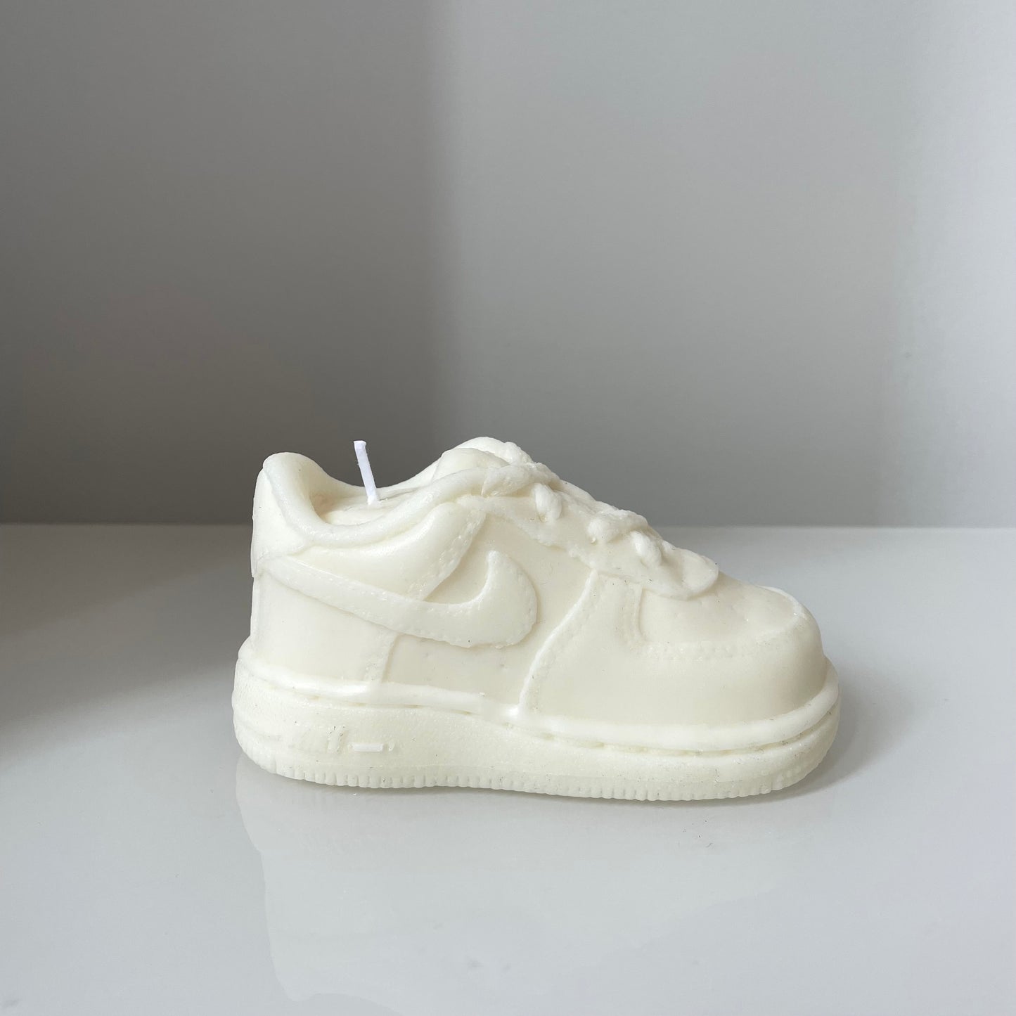 Nike Air Force 1 sneaker candle. sneaker kaars. schoenen kaars.