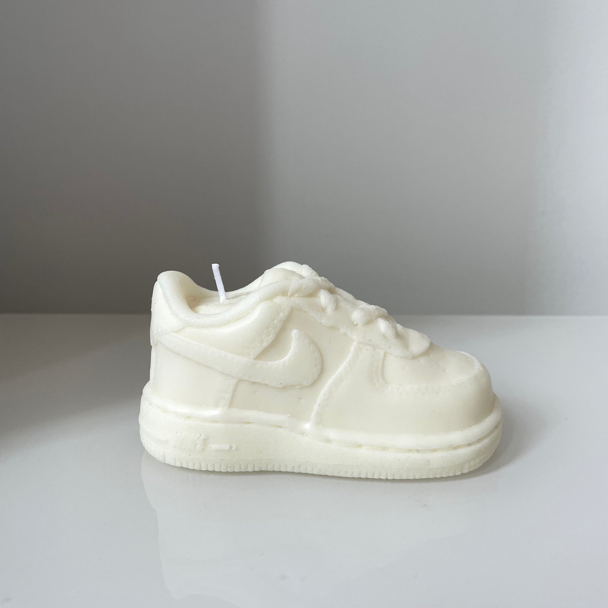 Nike Air Force 1 sneaker candle. sneaker kaars. schoenen kaars.