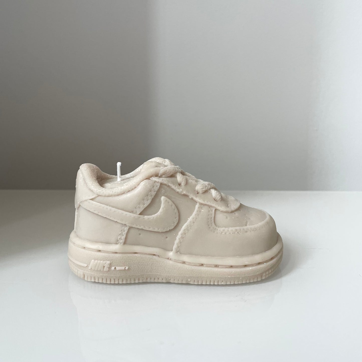 Nike Air Force 1 sneaker candle. sneaker kaars. schoenen kaars.