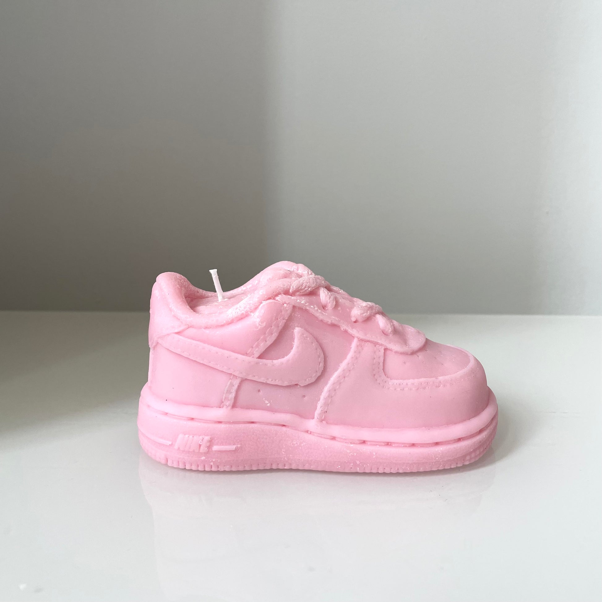 Nike Air Force 1 sneaker candle. sneaker kaars. schoenen kaars.