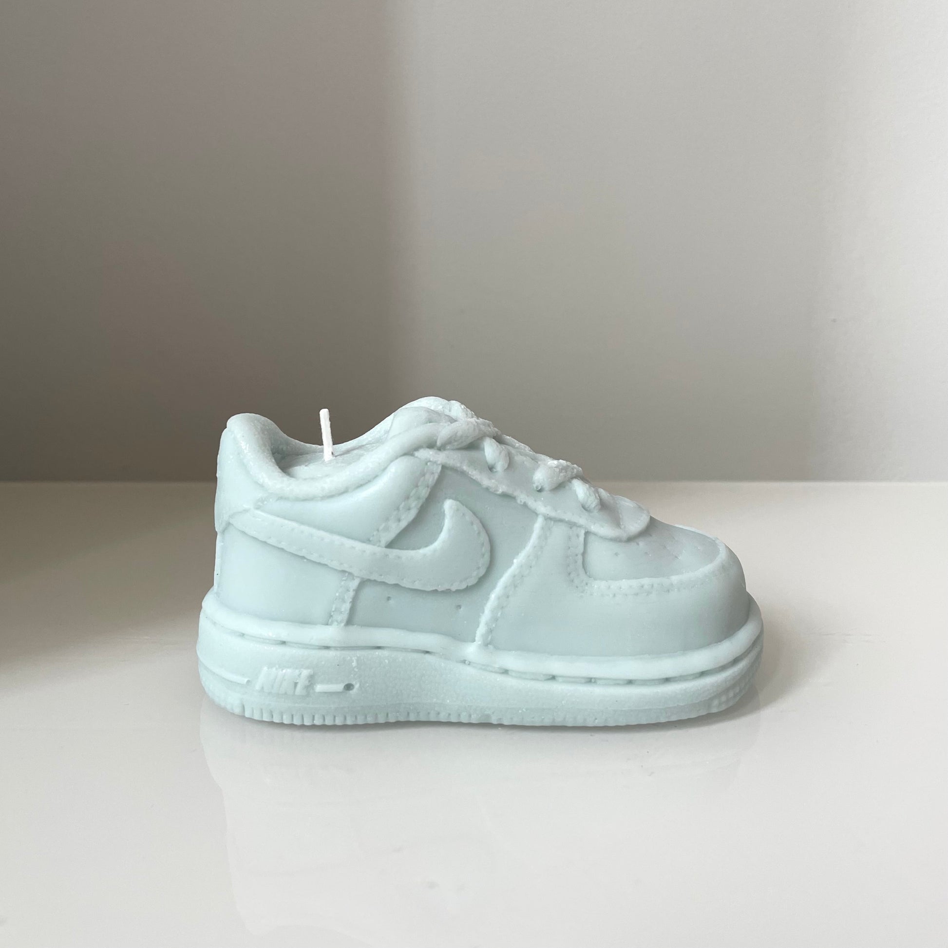 Nike Air Force 1 sneaker candle. sneaker kaars. schoenen kaars.