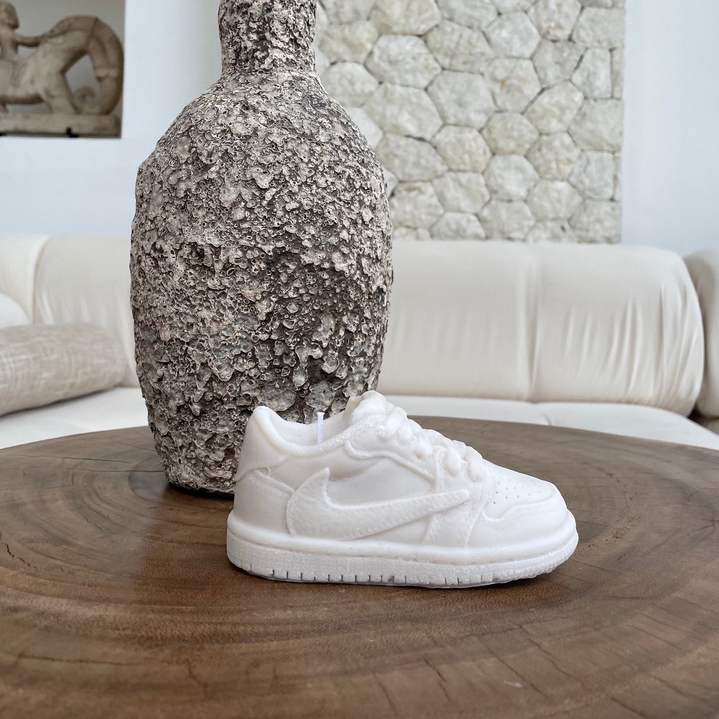 Nike Jordan 1 Travis Scott sneaker candle. sneaker kaars. schoenen kaars.