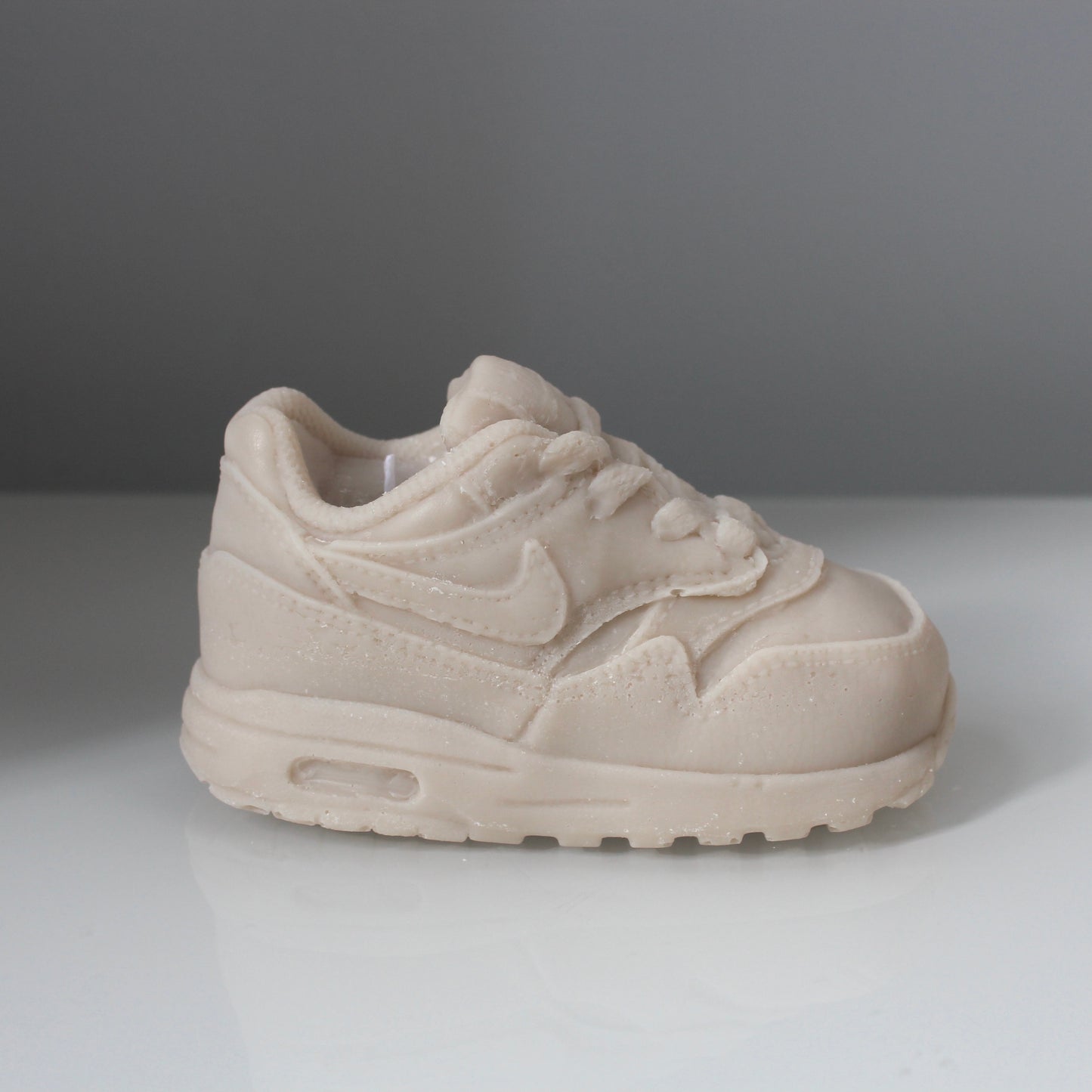 Nike Air Max 1 sneaker candle. sneaker kaars. schoenen kaars.