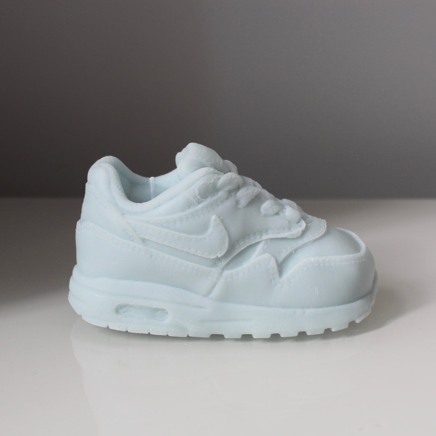 Nike Air Max 1 sneaker candle. sneaker kaars. schoenen kaars.